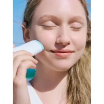 SKIN1004 CENTELLA MADAGASCAR BÂTON DE SOLEIL COUPE SOYEUSE HYALU-CICA