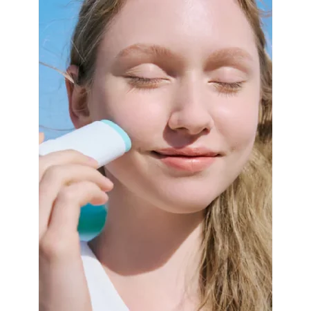 SKIN1004 CENTELLA MADAGASCAR BÂTON DE SOLEIL COUPE SOYEUSE HYALU-CICA