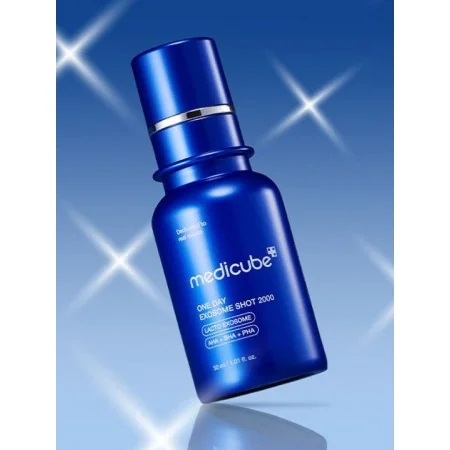 MEDICUBE AMPOULE À DOSES D'EXOSOMES D'UN JOUR 2000