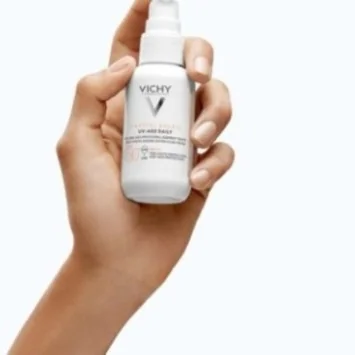 VICHY CAPITAL SOLEIL UV AGE DAILY TEINTE SPF50+