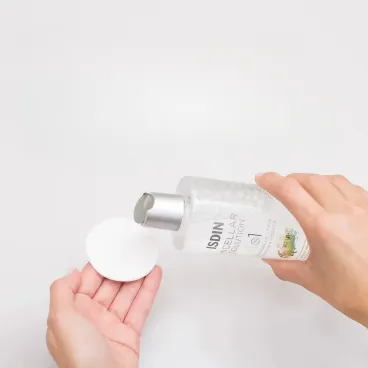 ISDIN EAU MICELLAIRE 4-EN-1 400 ML