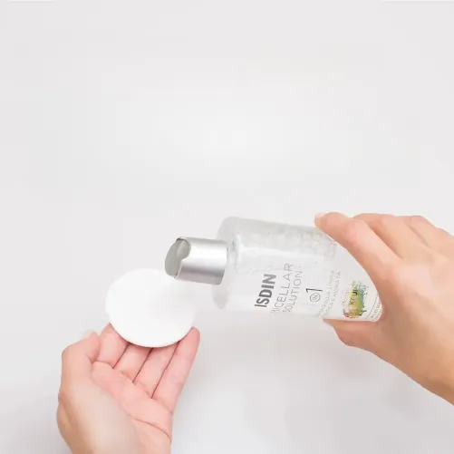 ISDIN EAU MICELLAIRE 4-EN-1 400 ML